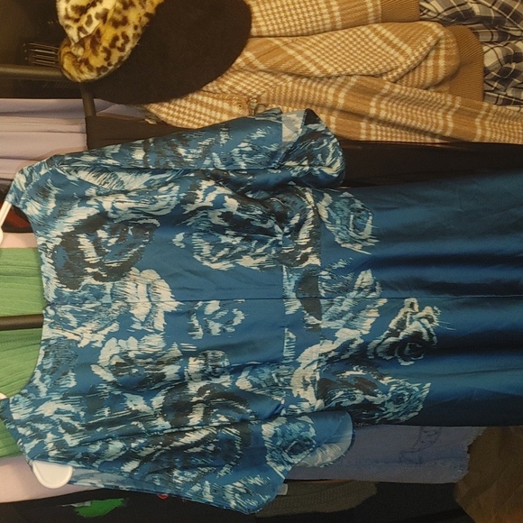 White House Black Market Blue Floral Long Sleeve Dress - Picture 4 of 4